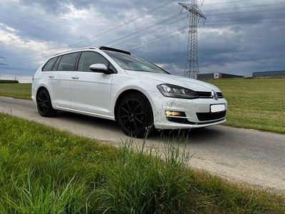 Weiß Gebraucht 2017 VW Golf VII Allstar Kombi | 15.600 € (Fairer Preis)