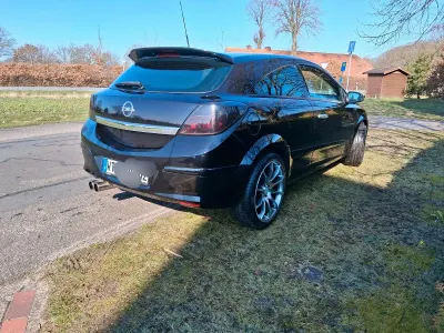 Gebraucht Opel Astra GTC 90 PS (66 kW) 2009 Schwarz Coupé