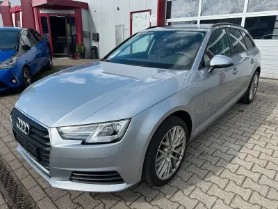 Używany Audi A4 Basis 150 KM (110 kW) 2018 Srebrny Kombi
