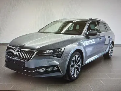 Usata Skoda Superb LAURIN & KLEMENT 200 CV (147 kW) 2023 Grigio Station wagon