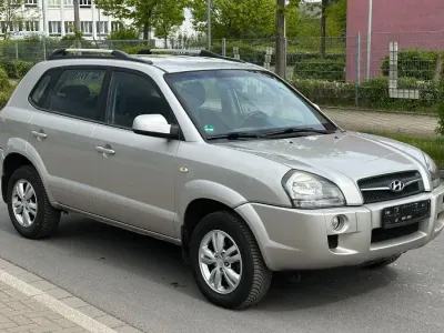 Używany Hyundai Tucson GLS 141 KM (103 kW) 2009 Srebrny SUV