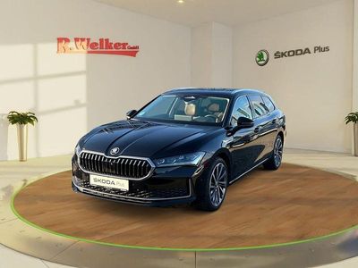 Ebony schwarz metallic met. Gebraucht 2024 Skoda Superb LAURIN & KLEMENT Kombi | 52.400 €