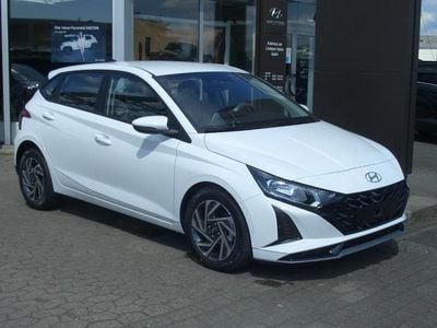 Neu Hyundai i20 Comfort 101 PS (74 kW) 2025 Weiss Kleinwagen