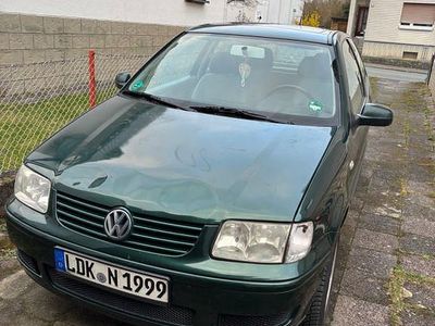 Gebraucht VW Polo Edition 50 PS (36 kW) 2001 Grün Limousine