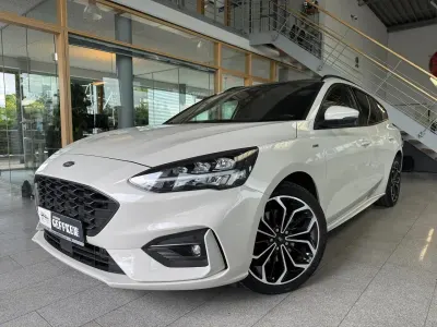 Gebraucht Ford Focus ST-Line 155 PS (114 kW) 2022 Weiß Kleinwagen