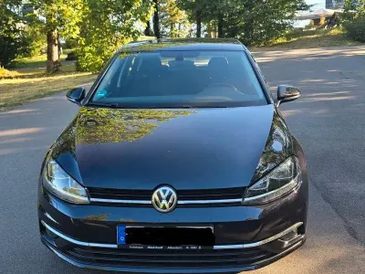 Gebraucht VW Golf VII Comfortline 125 PS (91 kW) 2018 Schwarz Limousine