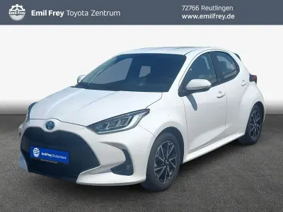 Gebraucht Toyota Yaris Basis 116 PS (85 kW) 2022 Schneeweiß Kleinwagen