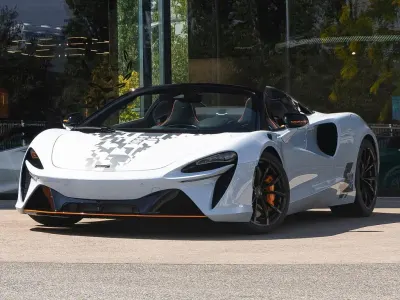 Neu McLaren Artura 700 PS (514 kW) 2026 Orange Cabrio