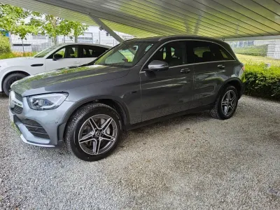 Gebraucht Mercedes GLC300e AMG 320 PS (235 kW) 2021 Grau SUV
