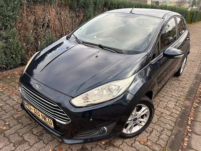 Blau Gebraucht 2016 Ford Fiesta Trend Limousine | 6.990 € (Etwas zu teuer)