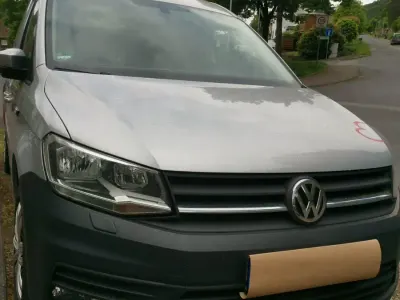 Gebraucht VW Caddy Maxi 102 PS (75 kW) 2017 Silber Van / Kleinbus