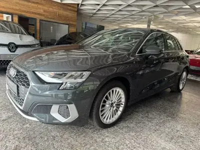 Gebraucht Audi A3 Sport 150 PS (110 kW) 2022 Grau Limousine