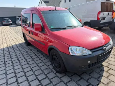 Gebraucht Opel Combo 94 PS (69 kW) 2008 Rot Van / Kleinbus