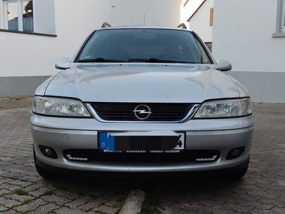 gebraucht Opel Vectra 1.8 16V Edition 2000 Edition 2000