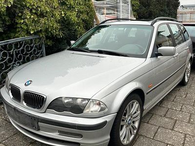 Silber Gebraucht 2001 BMW 320 Kombi | 2.400 € (Fairer Preis)