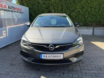 Używany Opel Astra Edition 110 KM (80 kW) 2021 Szary Kombi