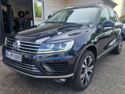 Gebraucht VW Touareg Terrain Tech 262 PS (192 kW) 2015 Moonlight blue perleffekt SUV