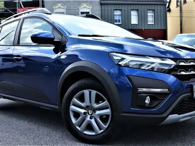 Gebraucht Dacia Sandero Stepway 101 PS (74 kW) 2022 Ironblaumetallic Limousine