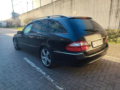 Używany Mercedes E280 Avantgarde 231 KM (169 kW) 2006 Czarny Kombi