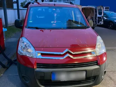Gebraucht Citroën Berlingo 90 PS (66 kW) 2009 Rot Van / Kleinbus