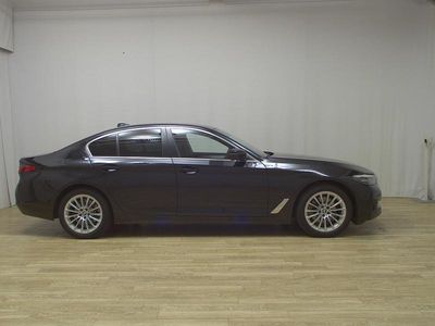 Schwarz Gebraucht 2022 BMW 520 Performance Limousine | 29.180 € (Superpreis)