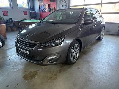 Gebraucht Peugeot 308 Allure 131 PS (96 kW) 2015 Lackierung moka/metallic Limousine