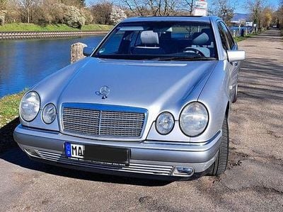 Mercedes E230