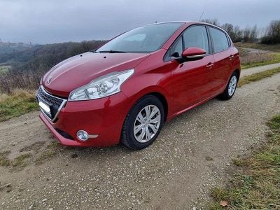 Gebraucht Peugeot 208 Active 82 PS (60 kW) 2014 Rot Kleinwagen