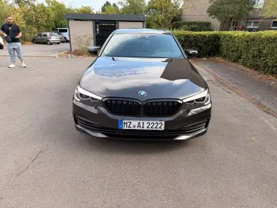 Gebraucht BMW 520 Sport Line 190 PS (139 kW) 2017 Braun Limousine