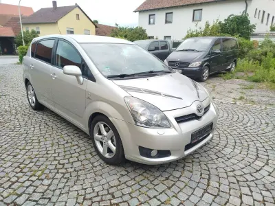 Gebraucht Toyota Corolla Verso Executive 177 PS (130 kW) 2009 Grün Van / Kleinbus