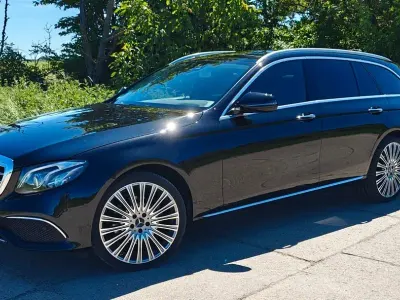 Gebraucht Mercedes E220 194 PS (142 kW) 2019 Schwarz Limousine
