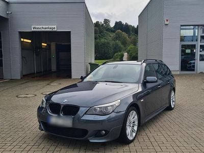 Gebraucht BMW 525 197 PS (144 kW) 2007 Grau Kombi
