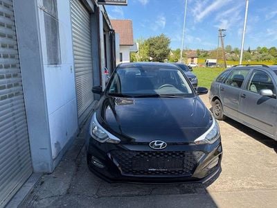 Second-hand Hyundai i20 Trend 84 CP (61 kW) 2019 Negru Hatchback