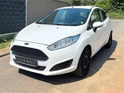 Gebraucht Ford Fiesta 60 PS (44 kW) 2017 Weiß Kleinwagen