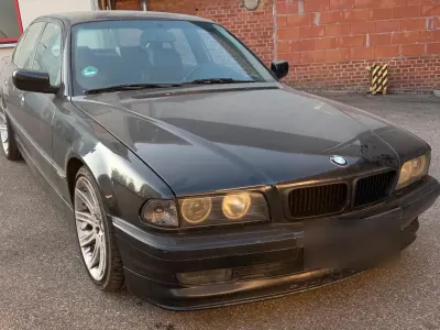 Second-hand BMW 730 Basis 220 CP (161 kW) 1994 Negru Berlinǎ