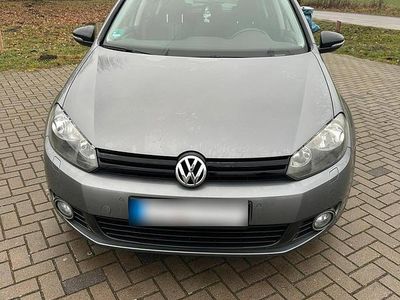 Gebraucht VW Golf VI Match 105 PS (77 kW) 2012 Grau Kleinwagen
