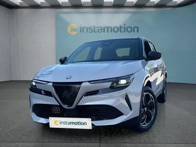 Neu Alfa Romeo Junior Ti 136 PS (100 kW) 2026 Beige SUV