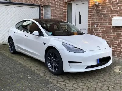 Gebraucht Tesla Model 3 RWD 239 kW (325 PS) 2022 Weiß Limousine