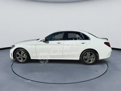 Gebraucht Mercedes C300 AMG line 258 PS (189 kW) 2021 Weiß Limousine