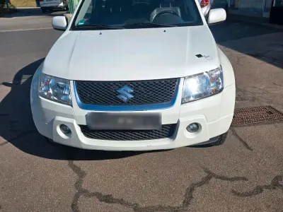 Gebraucht Suzuki Grand Vitara 109 PS (80 kW) 2008 Weiß SUV