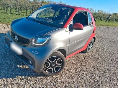Usado Smart ForTwo Cabrio Prime 90 HP (66 kW) 2016 Cinzento Cabrios