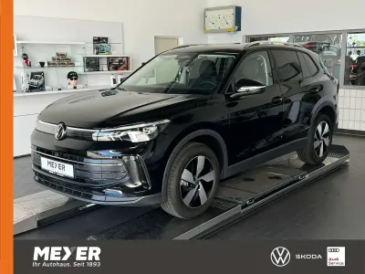 Neu VW Tiguan 150 PS (110 kW) 2026 Grenadillschwarz metallic SUV