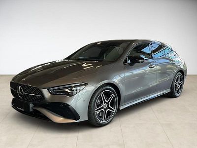 Grau Gebraucht 2025 Mercedes CLA220 AMG line Limousine | 49.660 €