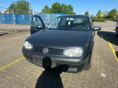 Gebraucht VW Golf IV 105 PS (77 kW) 2000 Schwarz Kleinwagen