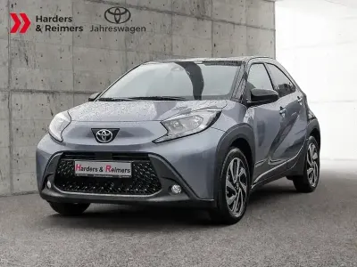 Neu Toyota Aygo 72 PS (52 kW) 2025 Grau