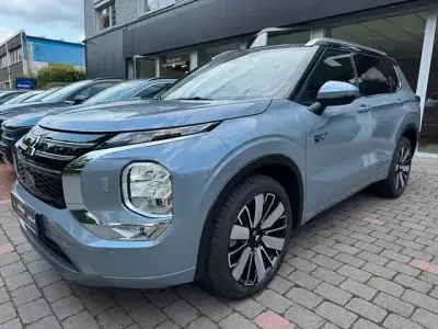 Gebraucht Mitsubishi Outlander P-HEV Top 306 PS (225 kW) 2025 Grau SUV
