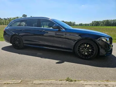 Gebraucht Mercedes E300 AMG line 250 PS (183 kW) 2018 Blau Kombi