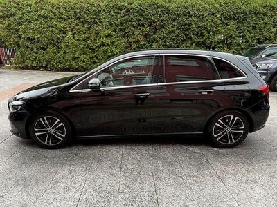 Schwarz Gebraucht 2023 Mercedes B180 Progressive Van / Kleinbus | 16.980 €
