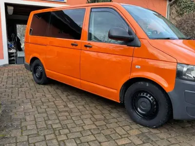 Gebraucht VW Caravelle 102 PS (75 kW) 2011 Orange Van