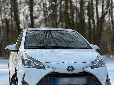 Weiß Gebraucht 2019 Toyota Yaris Hybrid Kleinwagen | 14.499 € (Fairer Preis)